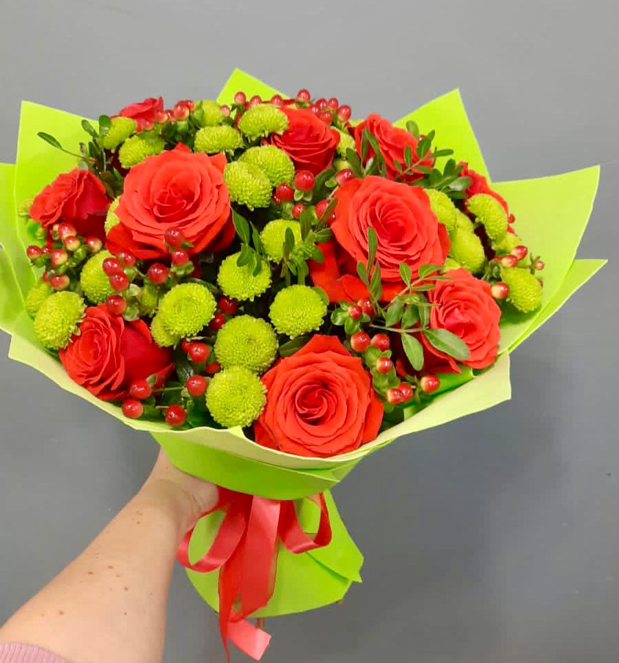 Букет цветов из: Хризантемы и Розы в Пустоши