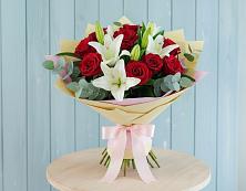 Букет цветов из:  Лилии и Розы в Пустоши