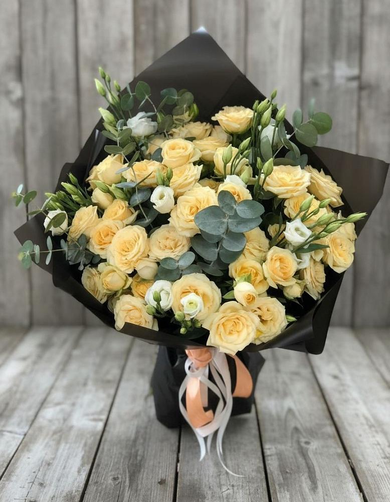 Букет цветов из: Розы и Лизиантусы в Пустоши