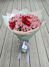Букет цветов из:  Альстромерии в Пустоши