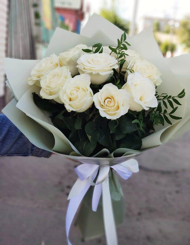 Букет Белые розы Проуд в Пустоши