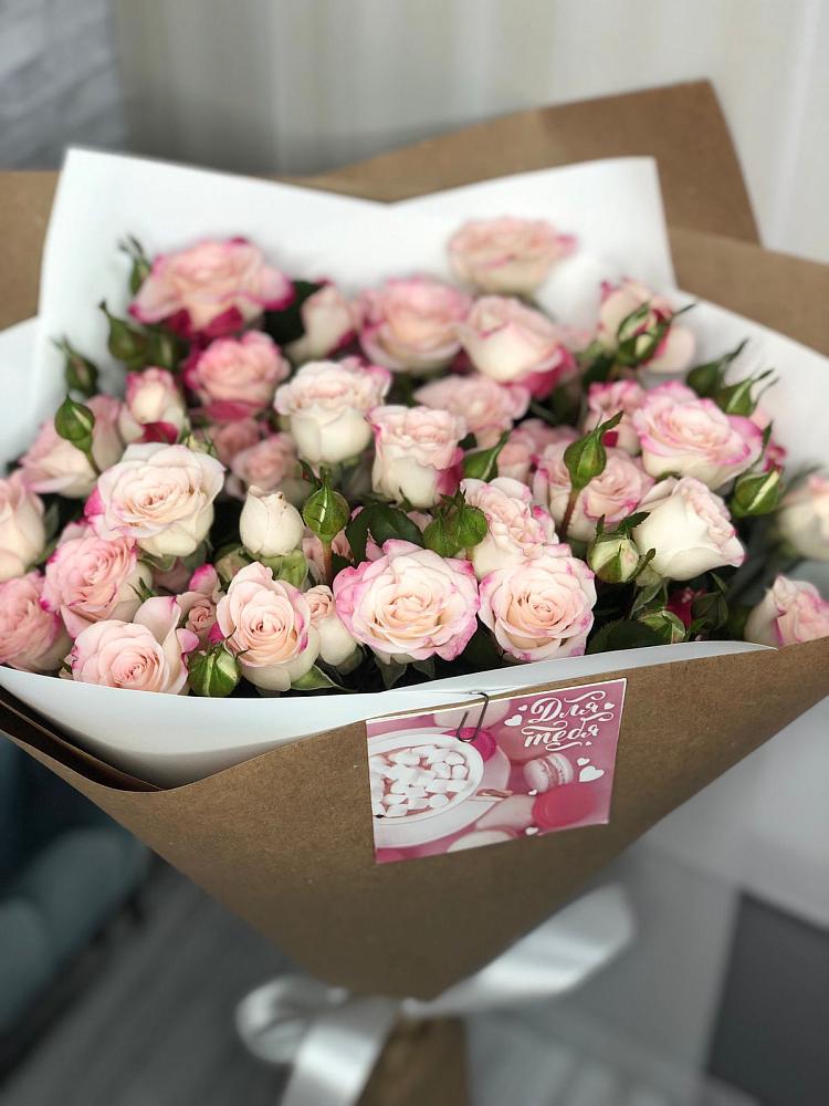 Букет цветов из: Розы в Пустоши