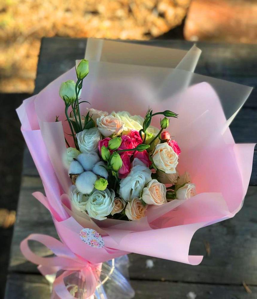 Букет цветов из: Розы и Лизиантусы в Пустоши