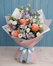 Букет цветов из:  Лизиантусы, Розы, Альстромерии и Гипсофила в Пустоши