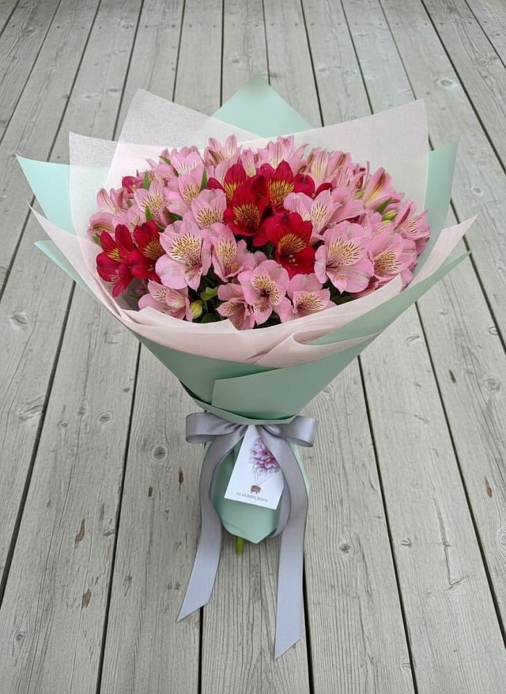 Букет цветов из: Альстромерии в Пустоши