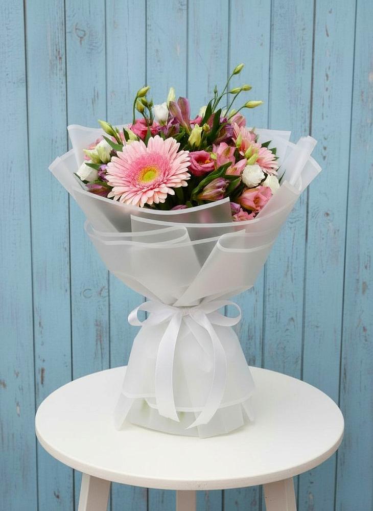 Букет цветов из: Герберы, Альстромерии и Лизиантусы в Пустоши