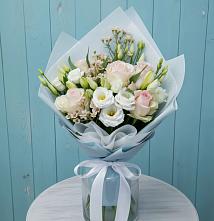 Букет цветов из:  Розы и Лизиантусы в Пустоши