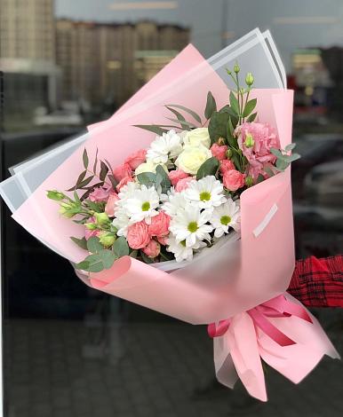 Букет цветов из: Розы, Лизиантусы и Хризантемы в Пустоши